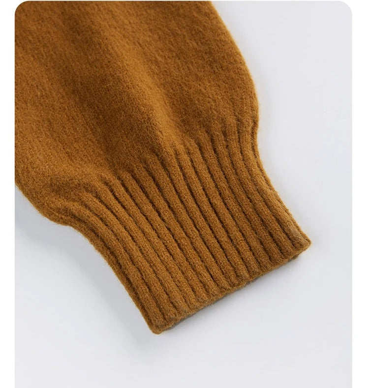 Damen-Strickjacke mit V-Ausschnitt und diagonalem Knopf