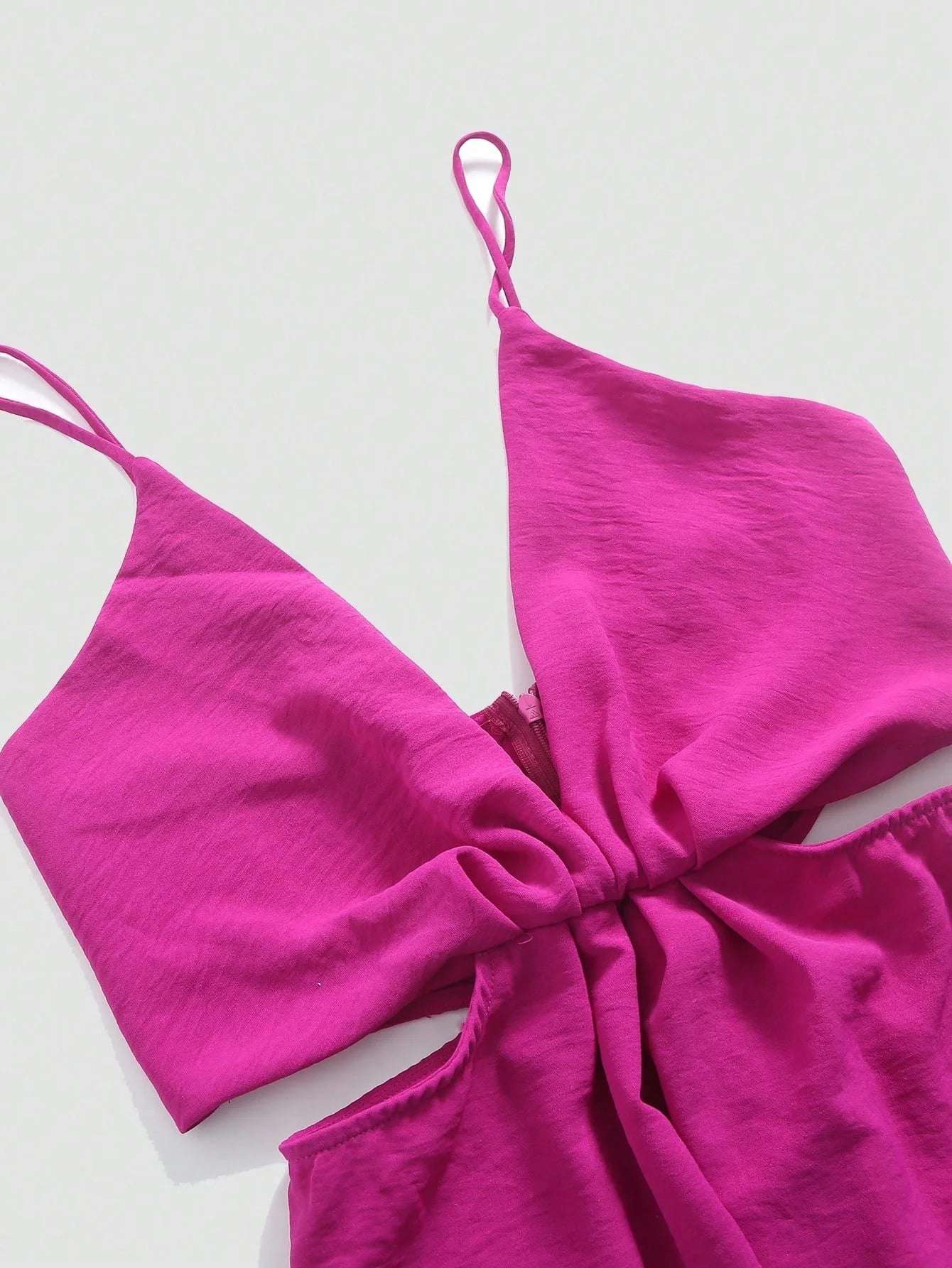 Plissierter Damenoverall mit weitem Bein