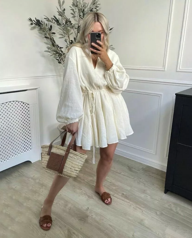 Damenkleid mit Schleifengürtel und kurzen Ballonärmeln