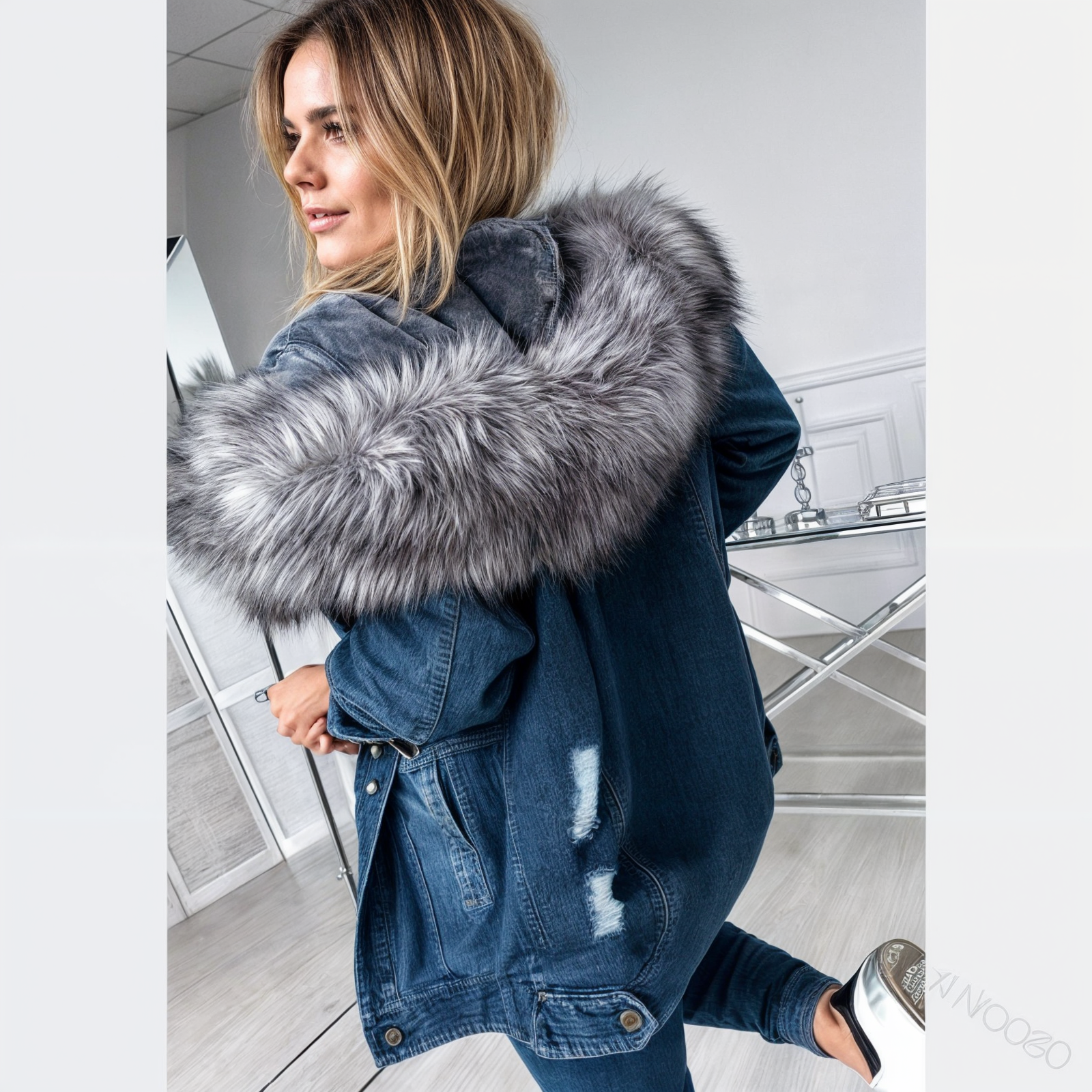 Damen-Jeansjacke mit Fellkragen