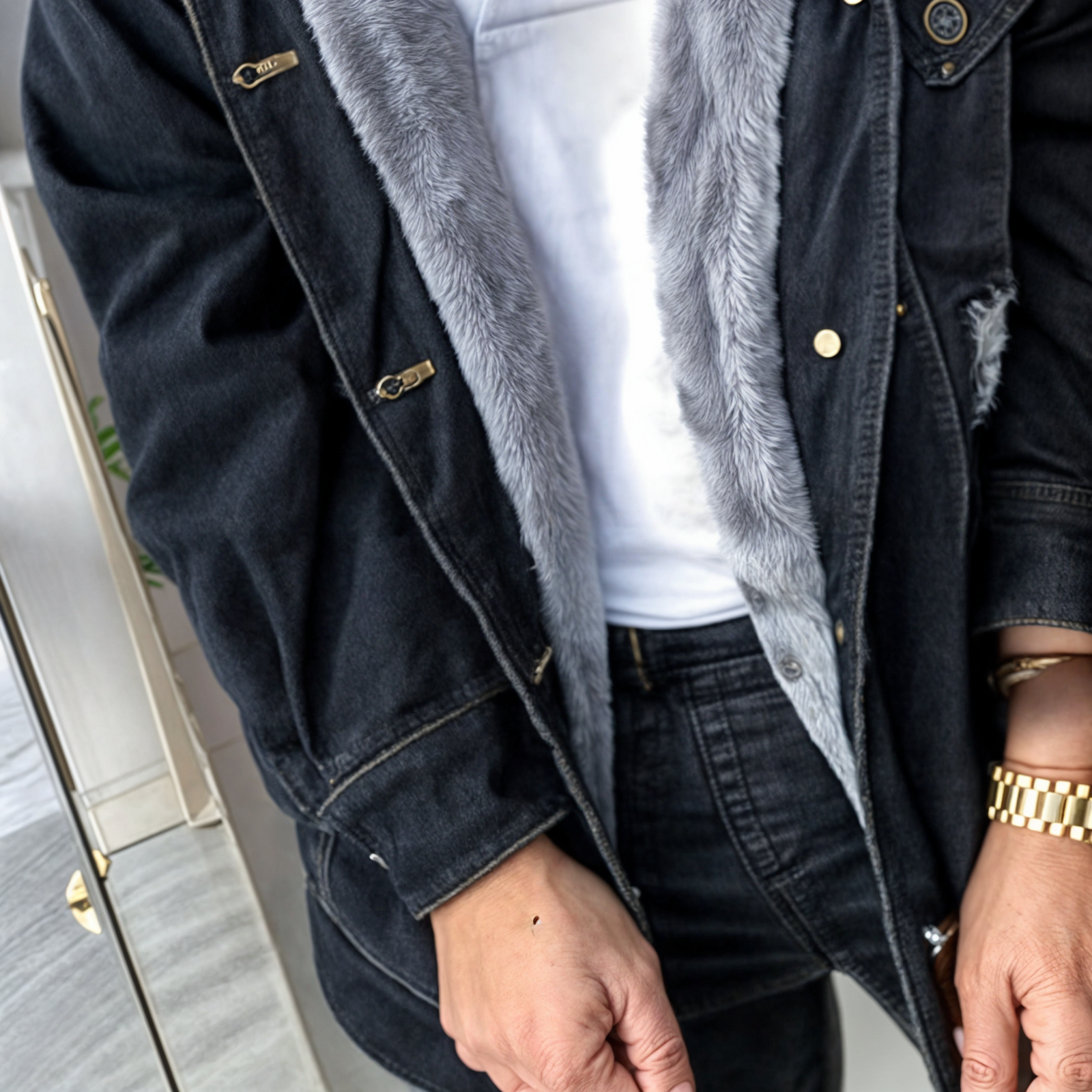 Damen-Jeansjacke mit Fellkragen