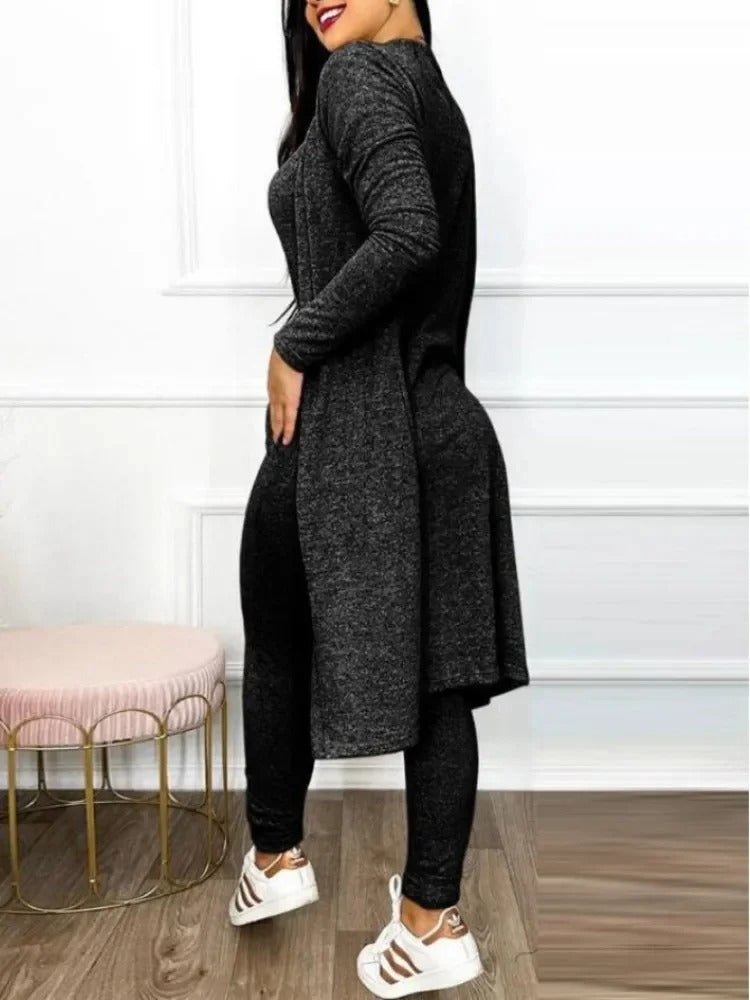 Overall und Jacke mit Tasche und Kordelzug