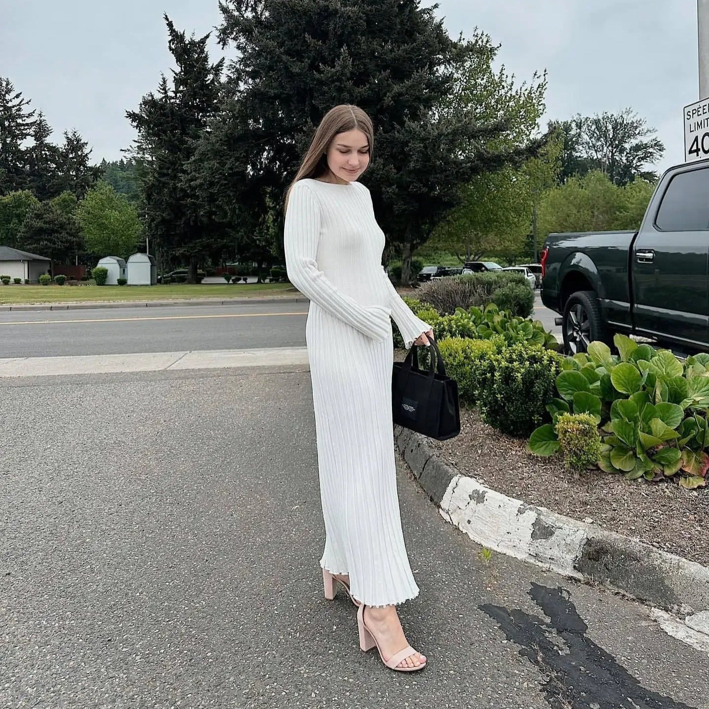 Klassisches lockeres Strickkleid für Damen