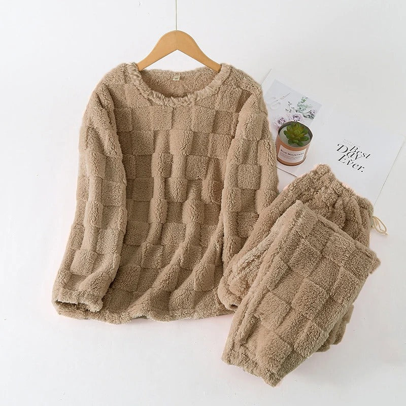 Kariertes Winter-Pyjama-Set für Frauen