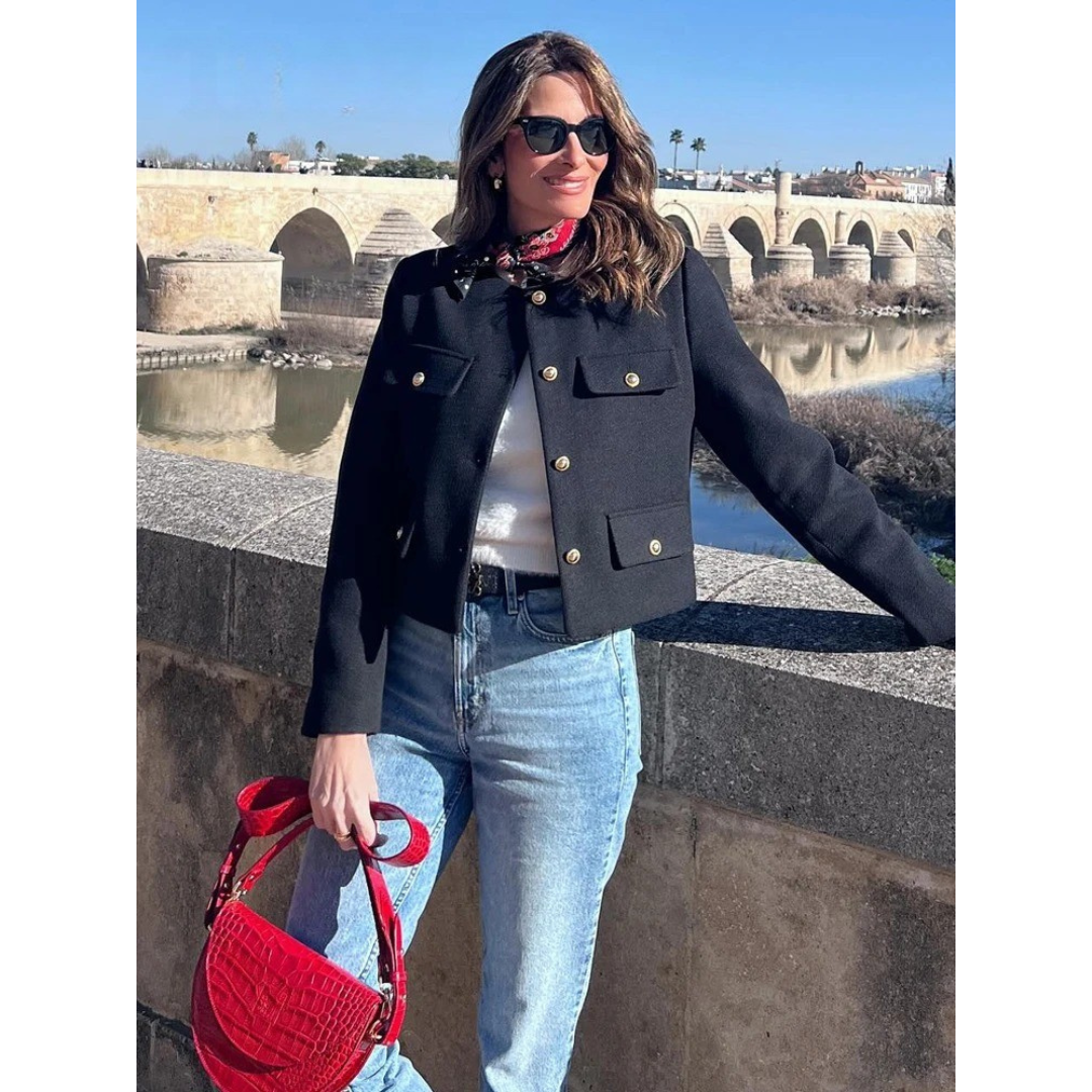 Damenjacken mit Rundhalsausschnitt und Revers