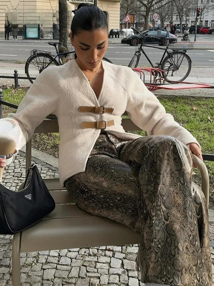 Damen Wollmantel mit Lederschnalle