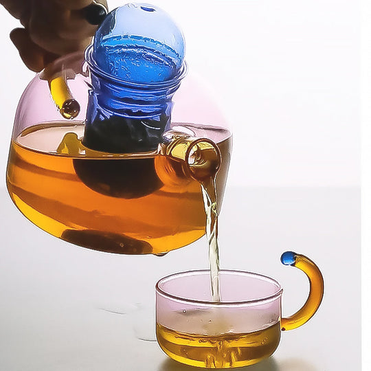 Buntes Teeservice aus Glas mit modernem Design 4