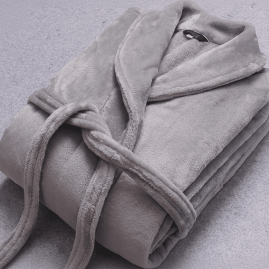 Damen Bademantel mit Gürtel und Seitentaschen für Winterabende 0