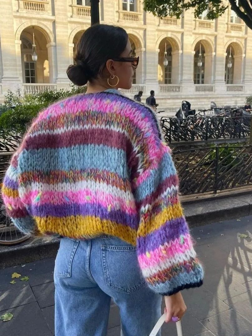 Damen Cardigan mit Regenbogenstreifen und Karomuster 3