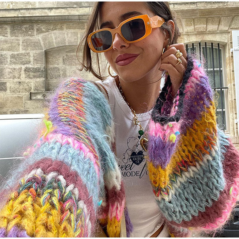 Damen Cardigan mit Regenbogenstreifen und Karomuster 4