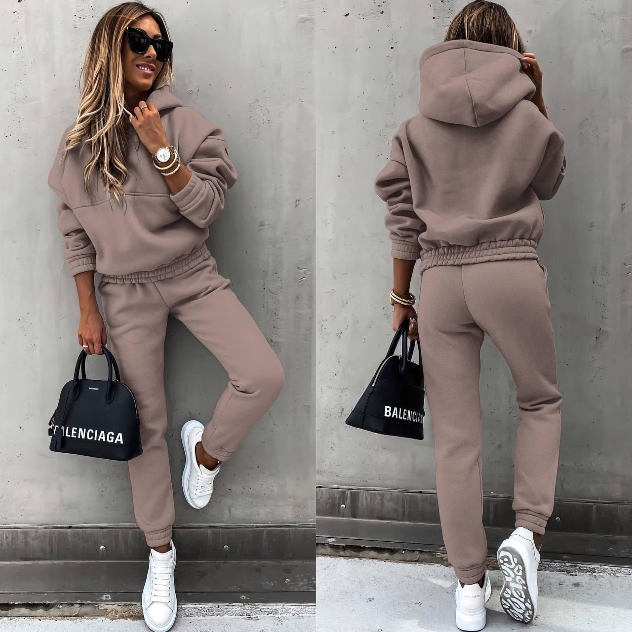 Damen Jogginganzug Oversized Hoodie und Tapered Pants aus Weichem Mischgewebe 5