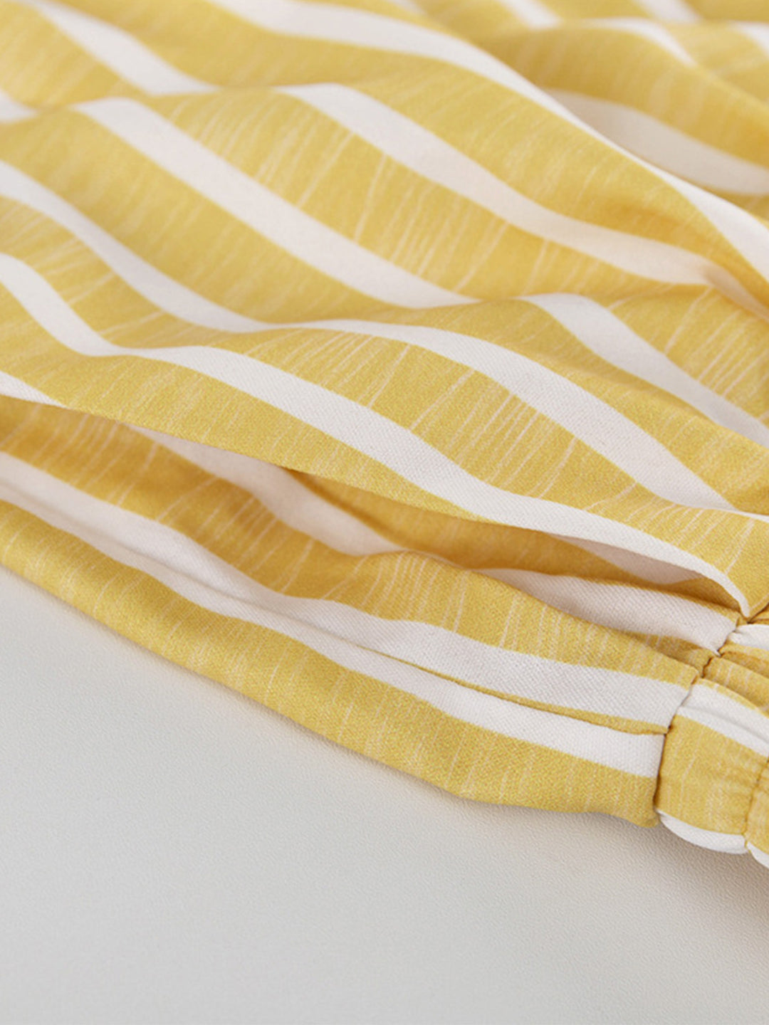 Damen Pyjama Set Lässiger Zweiteiliger Schlafanzug mit Wickelbluse und Weiten Hose aus leichtem Material 5