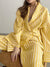 Damen Pyjama Set Lässiger Zweiteiliger Schlafanzug mit Wickelbluse und Weiten Hose aus leichtem Material 6
