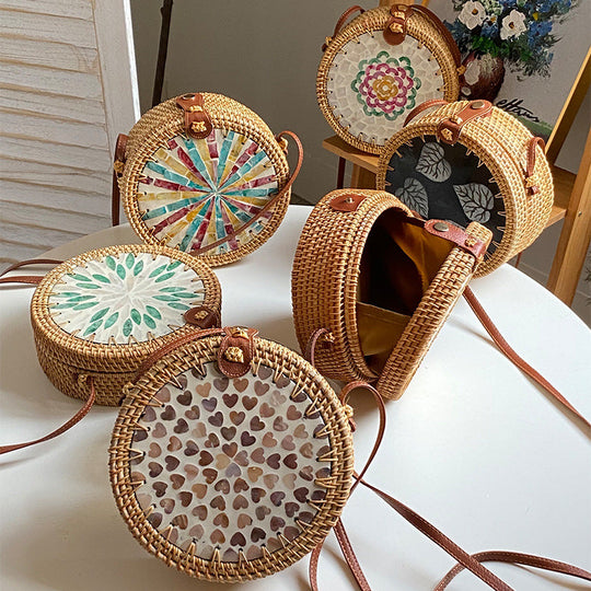 Damen Runde Korbtasche mit Kunstvollem Design 1