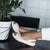 Damen Sandalen Sommer Stil Leder Mit Gepolstertem Fußbett und Verstellbaren Riemen 7