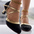 Damen Sandalen mit Schnallenriemen und Glänzender Oberfläche 8