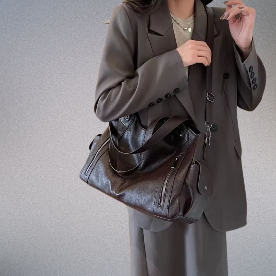 Damen Schultertasche aus Veganem Leder mit Metallakzenten, Praktisch und Stilvoll 4