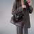 Damen Schultertasche aus Veganem Leder mit Metallakzenten, Praktisch und Stilvoll 4