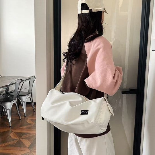 Damen Umhängetasche mit vielseitigen Fächern und modernem Design 2