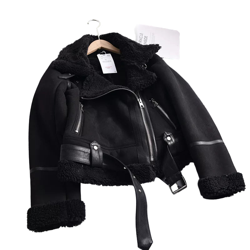Damen Winterjacke aus Wildleder mit modernem Design 1