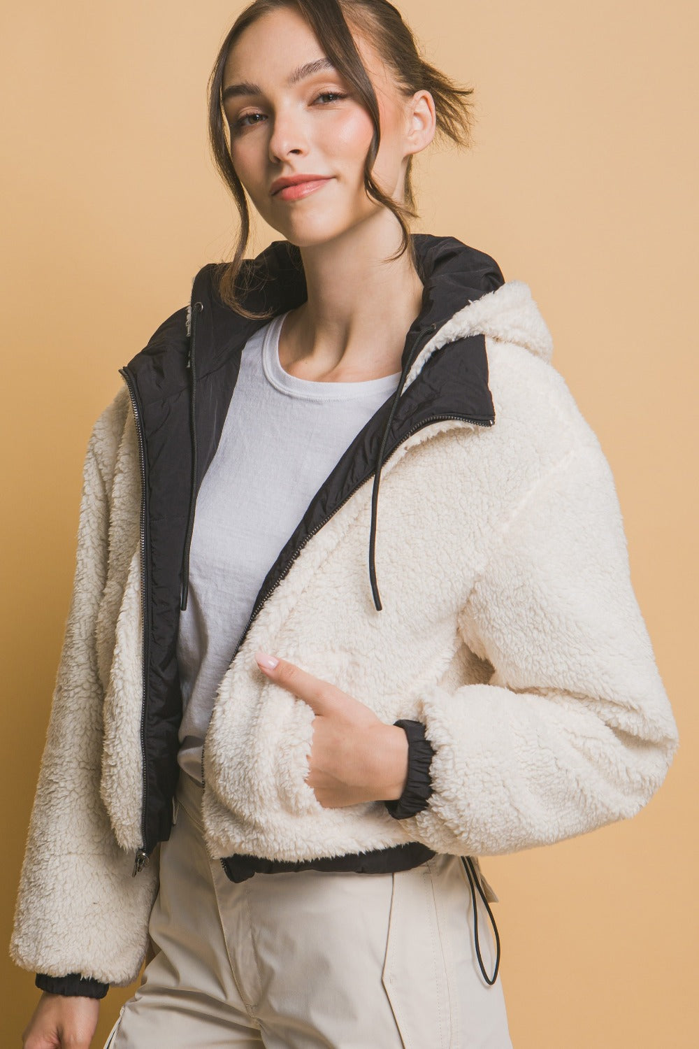 Damen Zip-Up Kapuzenjacke aus Sherpa mit Wende-Design 3