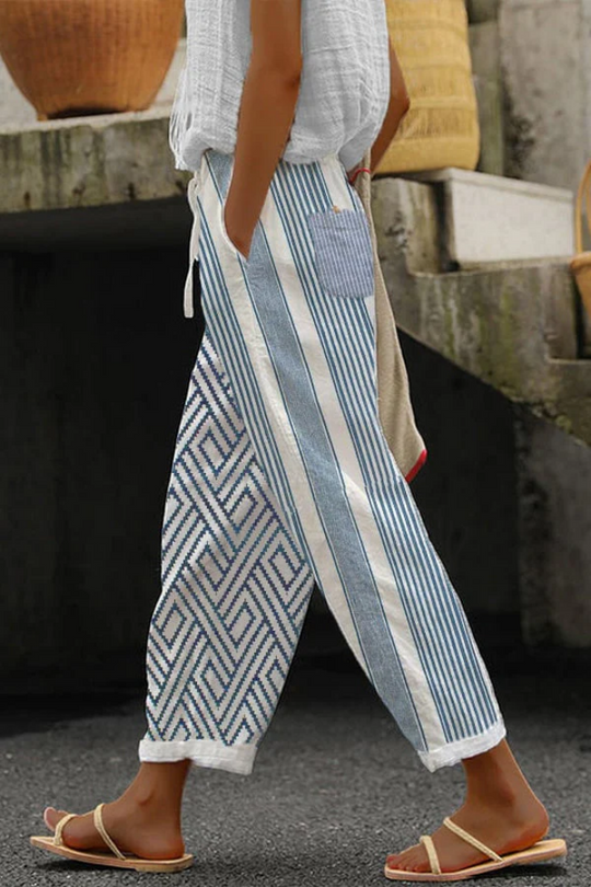 Damenhose mit einzigartigem Muster und aufgesetzten Taschen 9