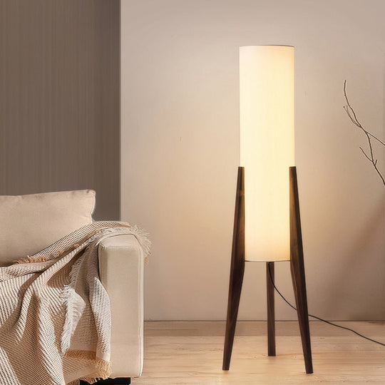 Dimmbare Stehlampe im Skandinavischen Stil mit Walnussholz Sockel 1