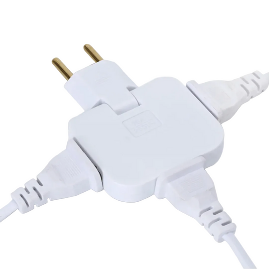 EU-Steckeradapter mit 3 Anschlüssen und drehbarem Kopf 0