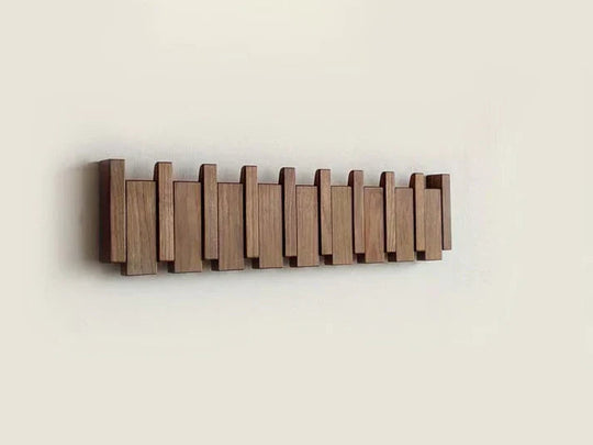 Garderobe aus Holz, Klavierinspiration 2