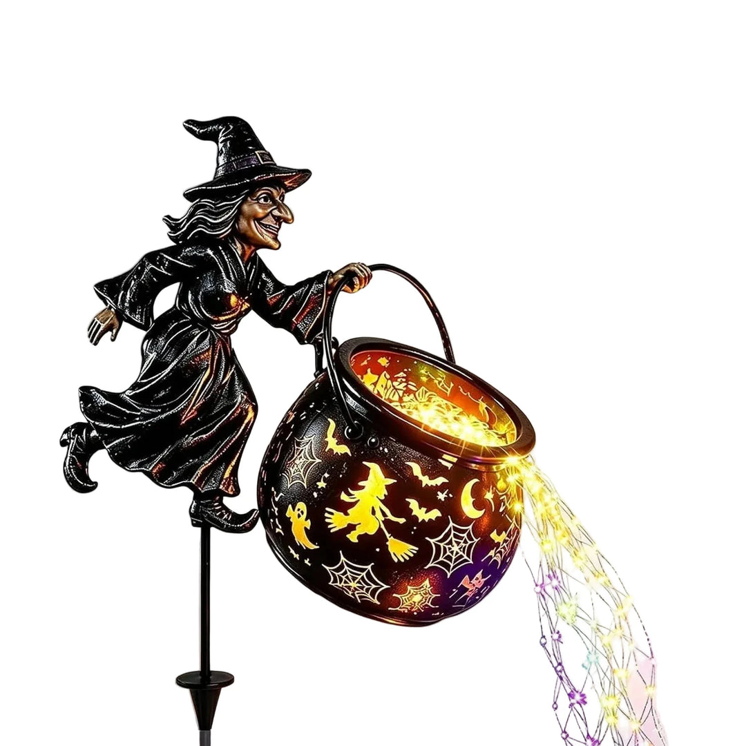 Gartendekoration mit beleuchteter Hexenfigur für Halloween 4