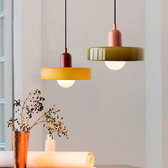 Hängelampe aus buntem Glas im modernen Design 5