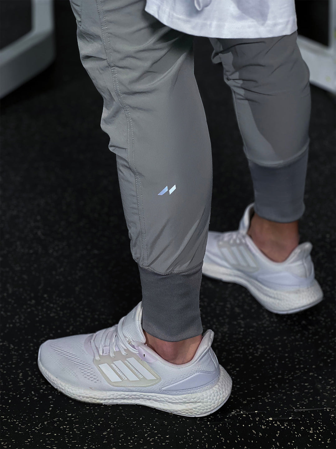 Herren Jogginghose Sportlich mit Elastischem Bund und Funktionalen Reißverschlüssen 1