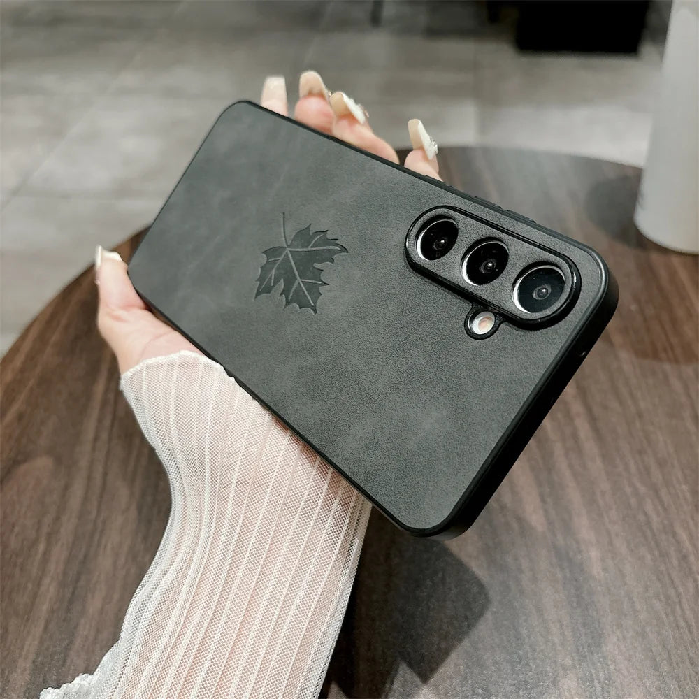 Hülle für Samsung S-Serie aus Lammleder mit Ahornblättern 8