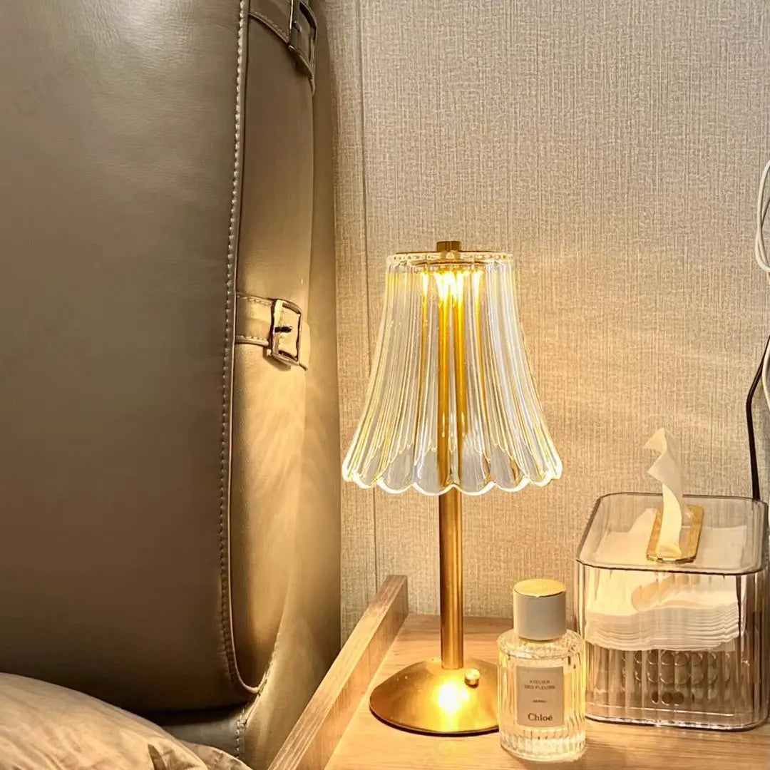Kabellose Tischlampe mit Kristalldekor und dimmbarer Beleuchtung 5