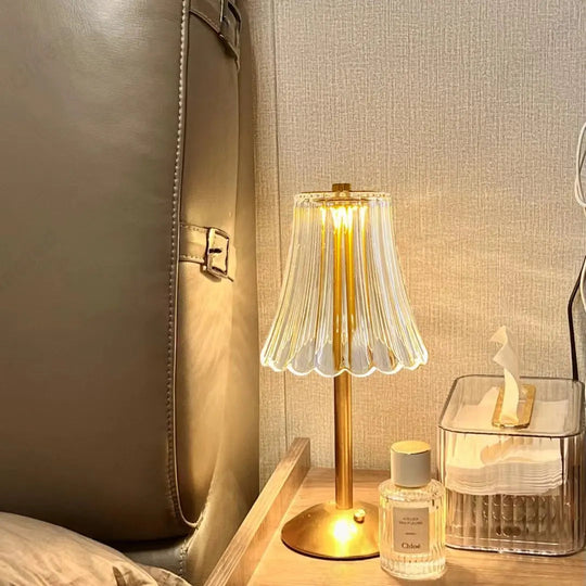 Kabellose Tischlampe mit Kristalldekor und dimmbarer Beleuchtung 5