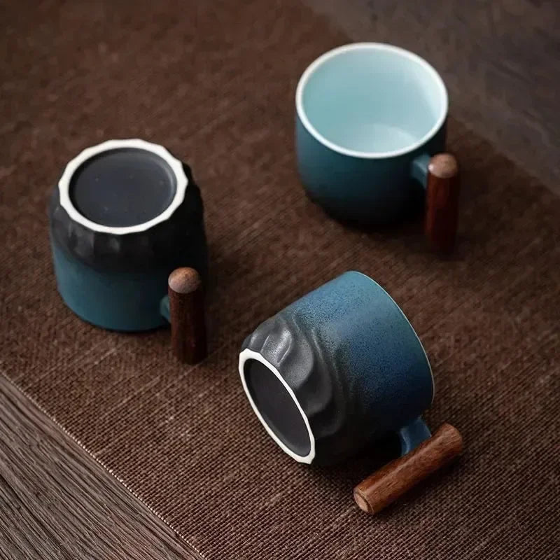 Kaffeetasse für Espresso und Tee mit Holzgriff 1