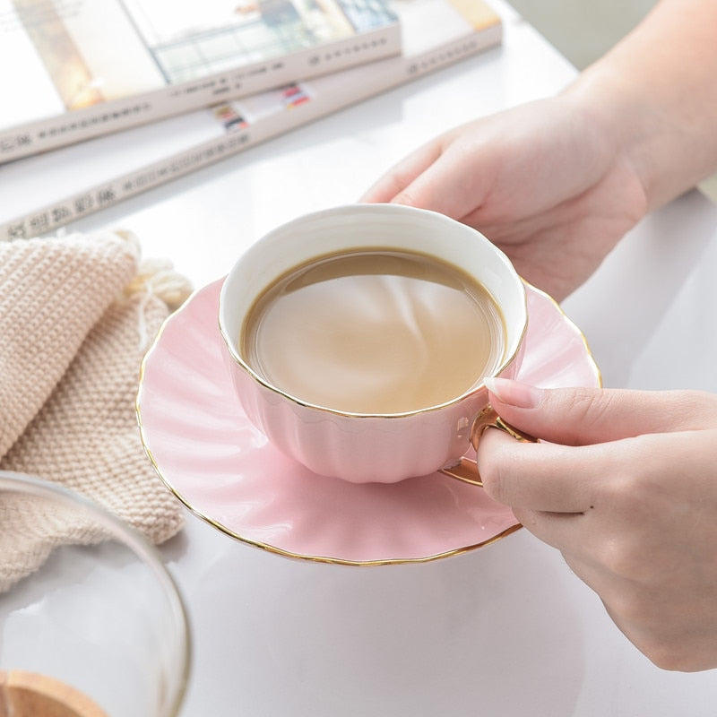 Kaffeetasse mit Untertasse Kreatives Design für Stilvolle Anlässe 4
