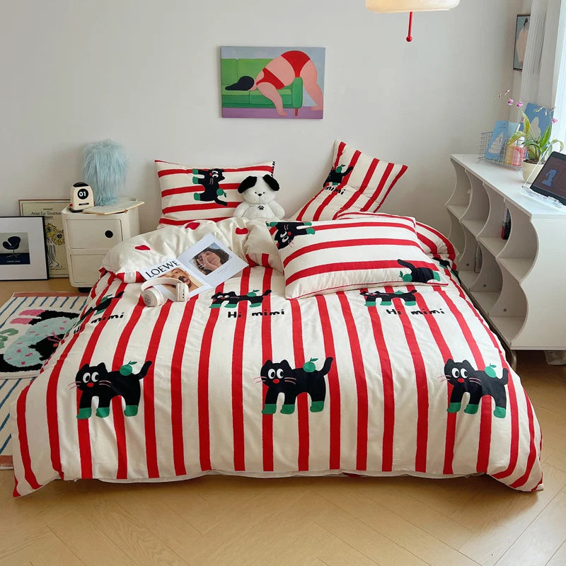 Kinderbettwäsche-Set mit Streifenmuster und Katzenmotiven 0
