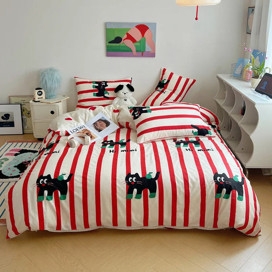 Kinderbettwäsche-Set mit Streifenmuster und Katzenmotiven 0
