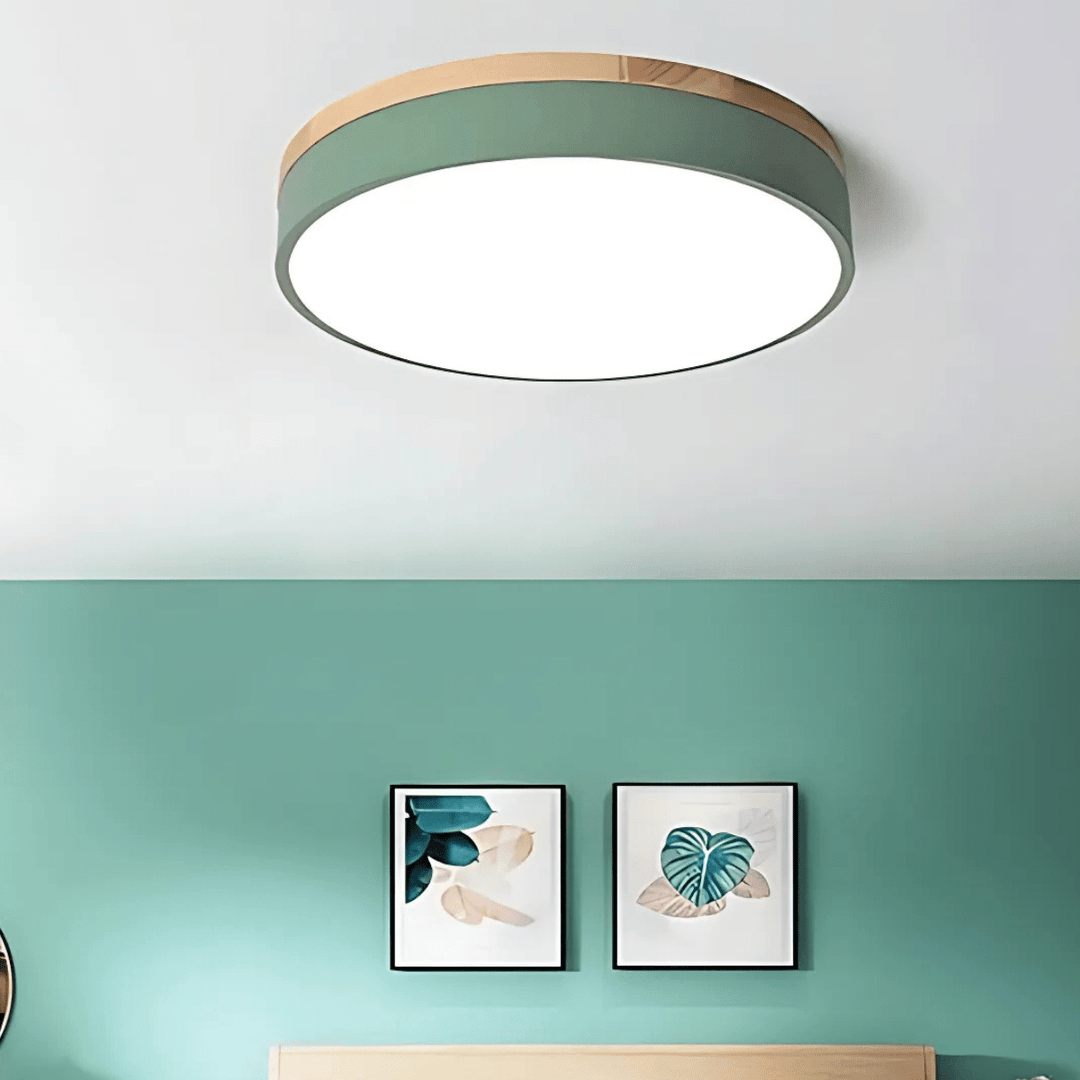 LED-Deckenleuchte mit natürlicher Holzmaserung und grünem Akzent 4