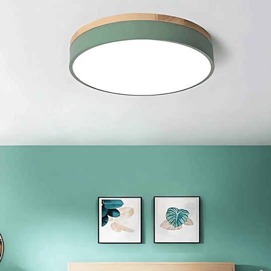LED-Deckenleuchte mit natürlicher Holzmaserung und grünem Akzent 4