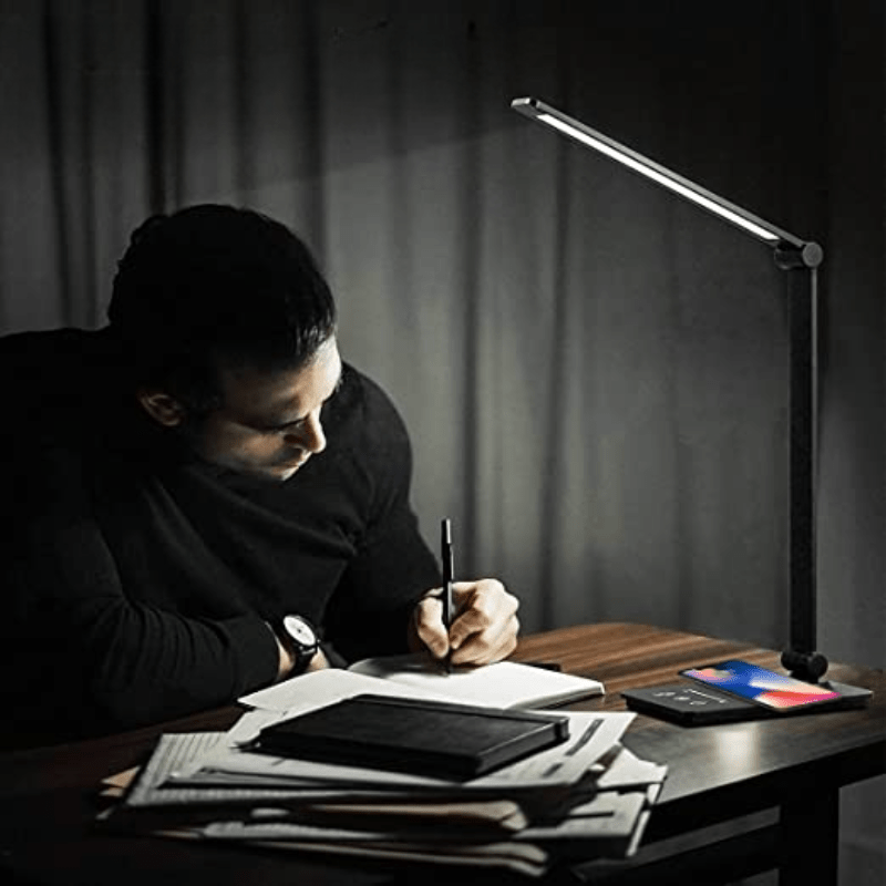 LED-Schreibtischlampe mit kabellosem Laden und einstellbarer Helligkeit 4