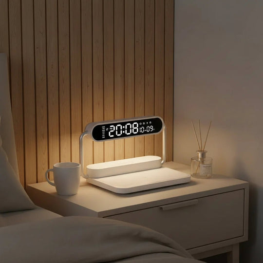 Moderne 3-in-1 Wecker mit Nachtlicht und kabelloser Ladefunktion 1