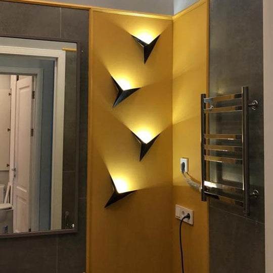 Moderne LED Wandleuchte Innen Dreieckig für Wohnzimmer und Badezimmer 2