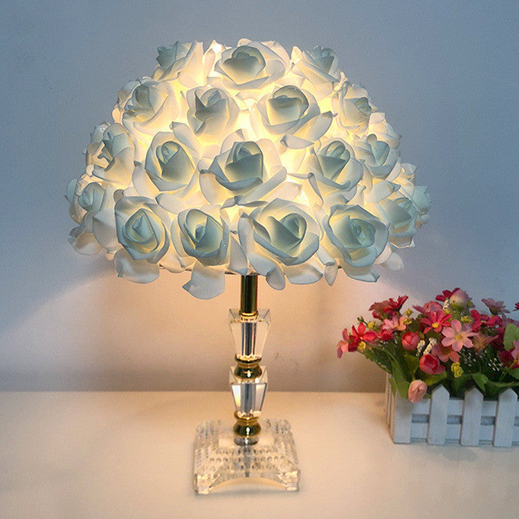 Moderne Tischlampe mit Rosen-Design für Nachttisch oder Esstisch 3