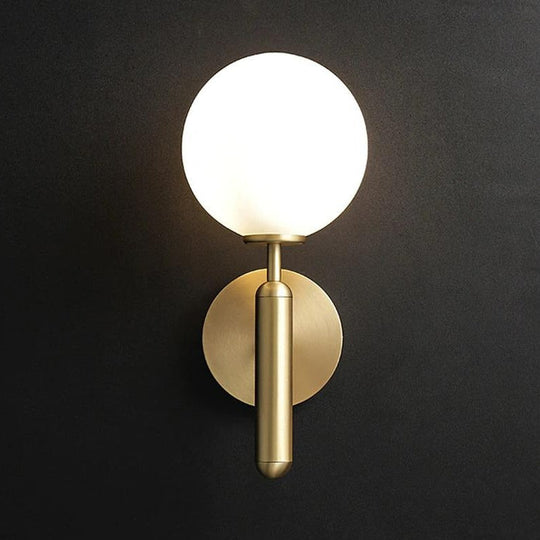 Moderne Wandleuchte Innen mit Glaskugel Design für Schlafzimmer und Flure 0