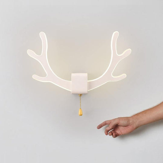Moderne Wandleuchte Mit Bewegungssensor Im Hirschhorn-Design Für Innenräume 3