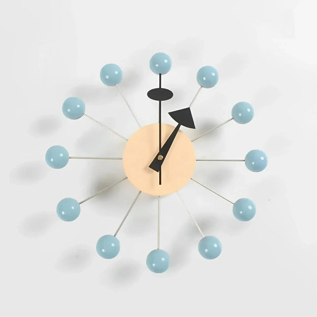 Moderne Wanduhr im Sonnenschliff-Design für stilvolle Akzente 4