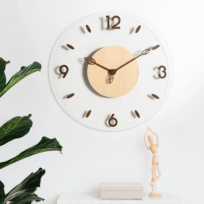 Moderne Wanduhr mit Holzoberfläche 1