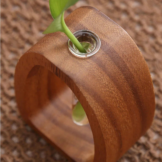 Ovale Glasvase im Holzrahmen für Einzelstiele und kleine Blumenarrangements 2